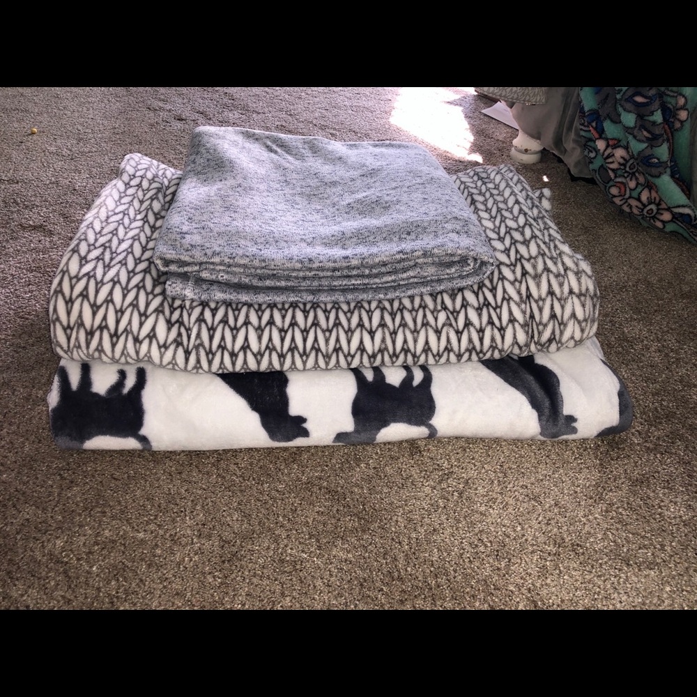 grey blankets bundle